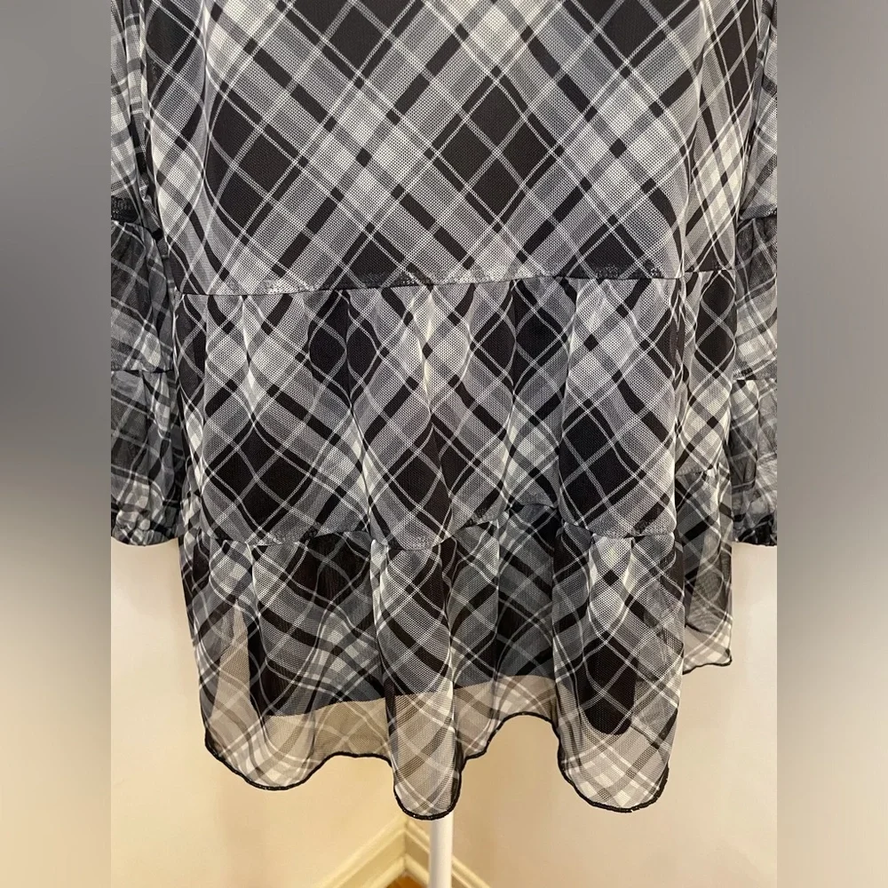 Terra & Sky Mesh Tiered Peasant Blouse Plus Size 1X Black & White Plaid - Picture 3 of 14